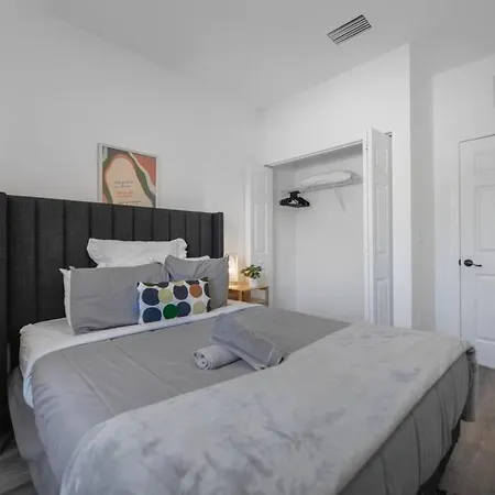 Spectacular 3 Bedrooms House, Spacious And Bright-3