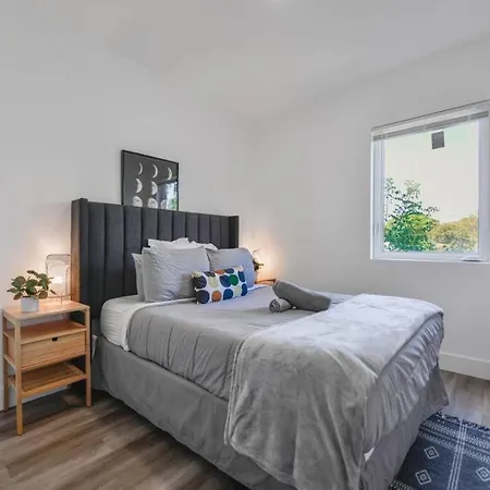 Spectacular 3 Bedrooms House, Spacious And Bright-2