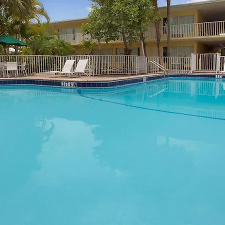 Ramada By Wyndham Fort Lauderdale Airport/Cruise Port-2