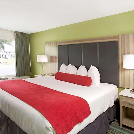 Ramada By Wyndham Fort Lauderdale Airport/Cruise Port-3