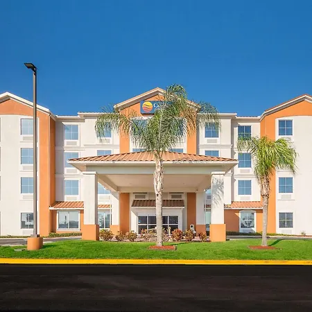 Comfort Inn & Suites Maingate South-3