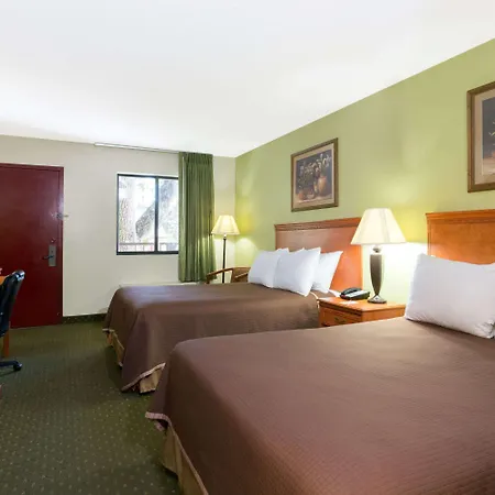 Howard Johnson By Wyndham Tallahassee-3