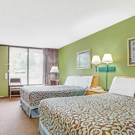 Days Inn By Wyndham Bradenton - Near The Gulf-2