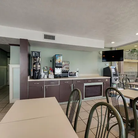 Ramada By Wyndham Panama City Beach / Beachfront-3