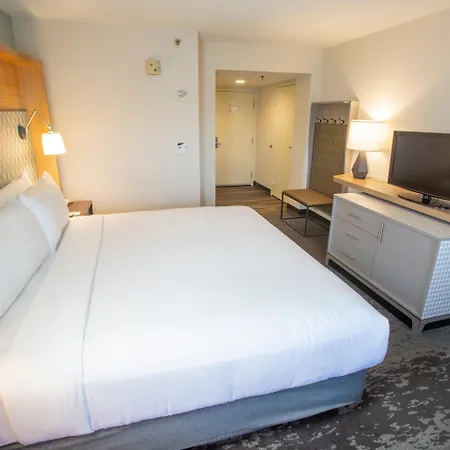 Hampton Inn Orlando-International Airport-2
