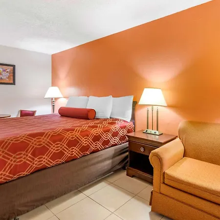 Econo Lodge Fort Myers Cape Coral-3