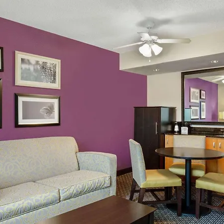 La Quinta By Wyndham Miami Lakes-3