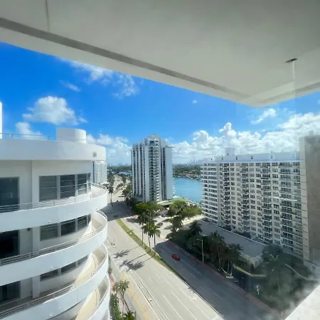 Pavilion Beach, Xl Balcony Suites-3