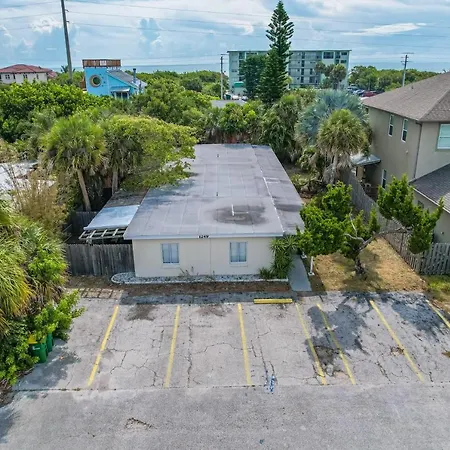 Cocoa Beach Cottages-3