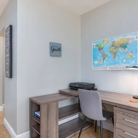 Chic Duplex Steps From Lively Wilton Drive-2