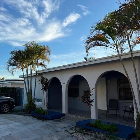 Coral Gable Studio W/Free Parking & Wifi-2