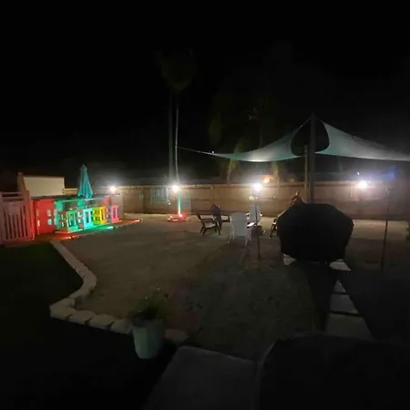 Cozy Family Home-5 Minute Drive To Sombrero Beach-2