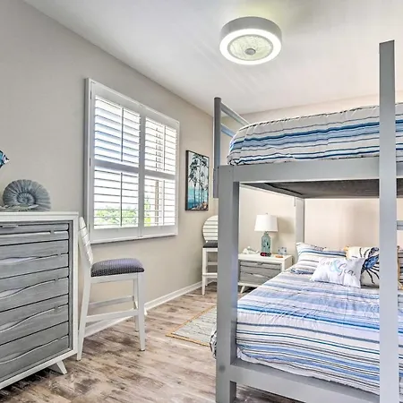 Naples Escape In Regatta W/ Resort Amenities!-3