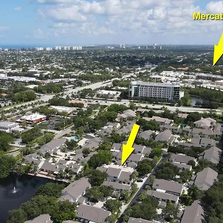 Location! 2 Bd/2.5Ba Near Mercato/Vanderbiltbeach.-3