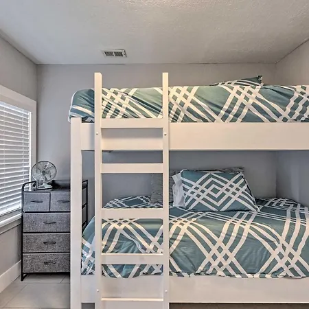 Remodeled Naples Getaway W/ Pool ~ 1 Mi To Beach!-3