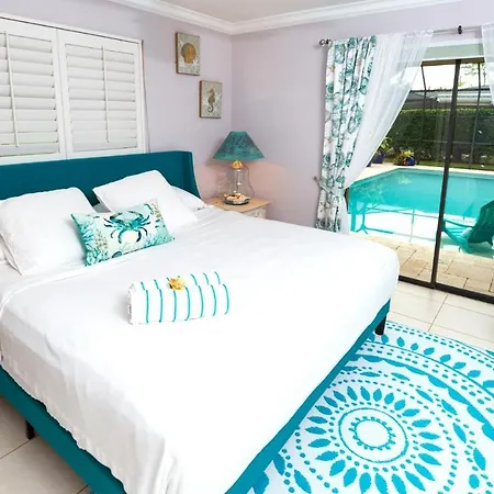 In The Heart Of Naples, Suite With Lake & Pool-2
