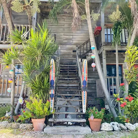 Chic 2 Bedroom Condo 300 Steps From Duval St-3