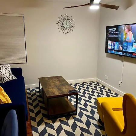 Chic 2 Bedroom Condo 300 Steps From Duval St-2