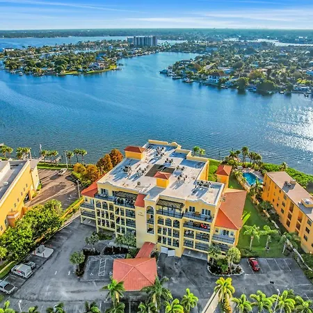 Palms Of Treasure Island 208-3