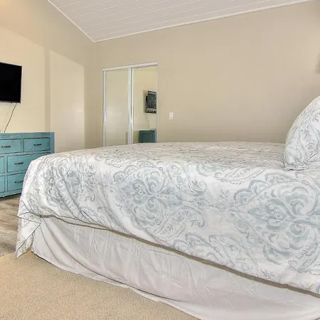 Seaspray Beach Cottage A-2