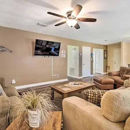 Pet-Friendly Crystal River Home With Hot Tub!-2
