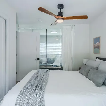 Luxury Tiny Home 2 Miles From Downtown Orlando-3