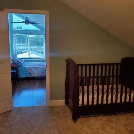 Kl Retreat 6Br-4Bth With Jacuzzi And Family Room!-3
