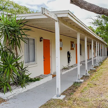 Cocoa Beach Cottages #4-2