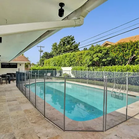 Gorgeous 5Br Villa +Heated Pool!-3