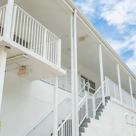 Beachfront Bloos 2 Units Ocean View Balcony Units 4 And 5-3