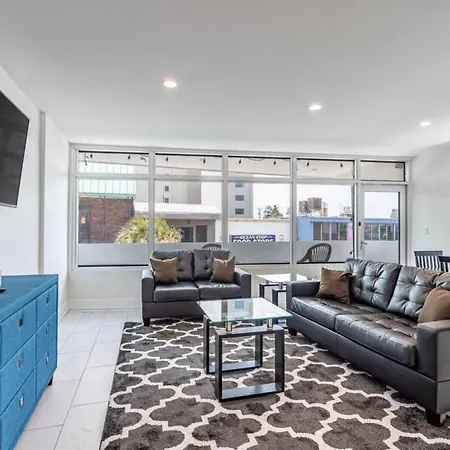 Beachfront Bloos 2 Units Ocean View Balcony Units 4 And 5-2