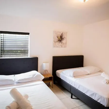 3 Bedroom Miami Home 15 Minutes To The Beach-2