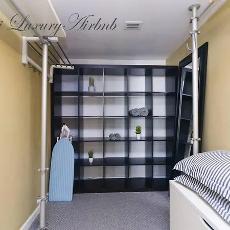 Located In Brickell, With A Balcony, Pool, Free Parking, Miami Views-3