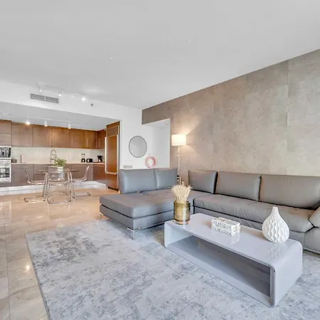 Iconic W Icon 1Br Condo Brickell-Amazing Views-2