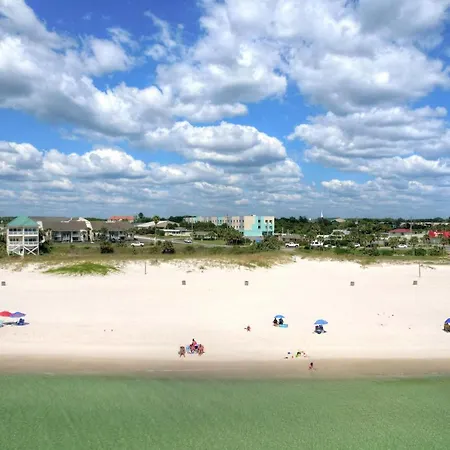 Travelodge By Wyndham Panama City Beach / Beachfront-2