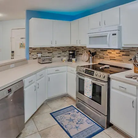 New 2Bed2Bath Condo - Clearwater Beach - Free Wi-Fi And Parking-2