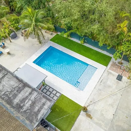 Farmhouse Miami-2