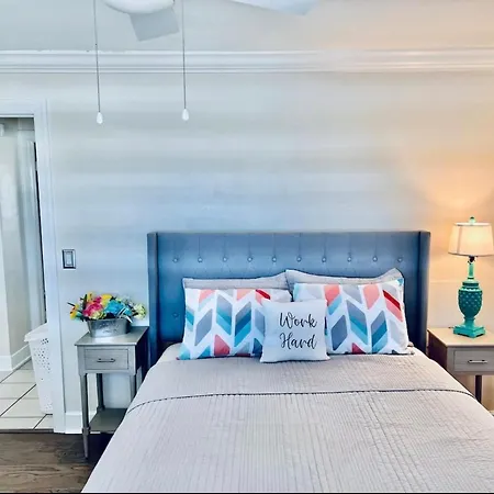 Cheerful Home With Two Bedrooms-3