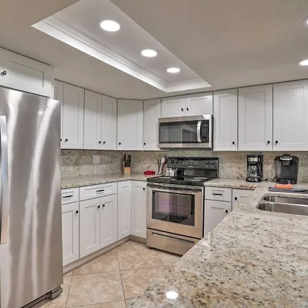 Pool Access! Indian Shores Beachfront Condo-2