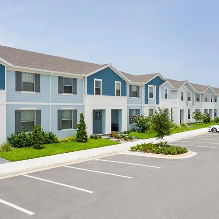 Splendid 5 Bd W/ Pool @ Windsor Westside 8921-2