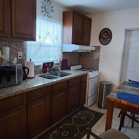 Leo Guest House-3