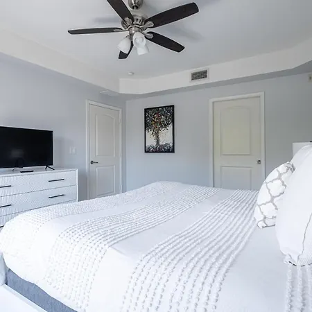 Modern 1Br Condo-5 Min Bike Ride To The Beach-2