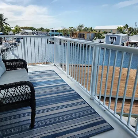 Step Into This Key Largo Paradise-3