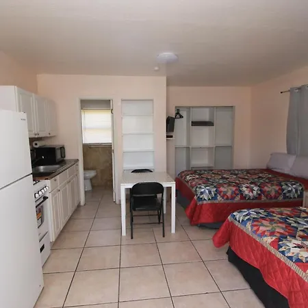 Plaza Motel-2