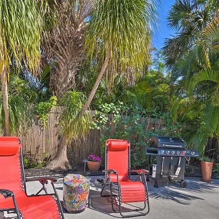 Tranquil West Palm Beach Getaway Walk To Beach!-2