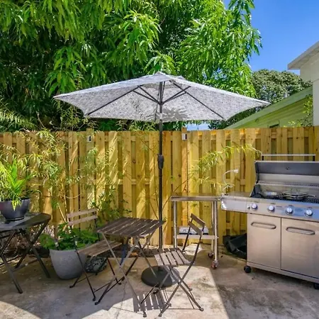 Bright And Airy King Studio On Green One Half Acre-3