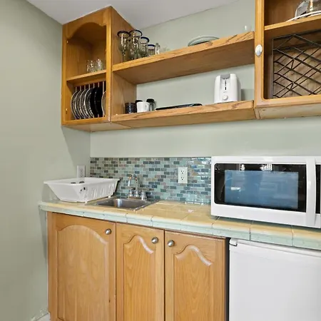 Palm Beach Hotel 1 Bedroom Apt With Balcony-2