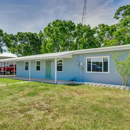 Waterfront Okeechobee Getaway W/ Backyard Dock!-3