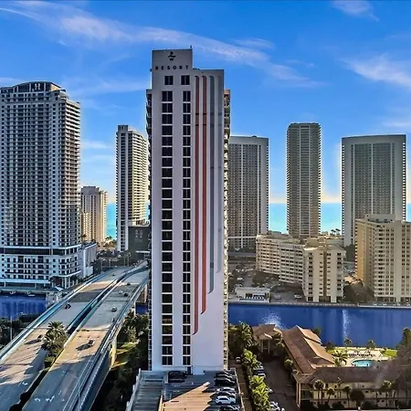 Infinite View Balcony Pool-3