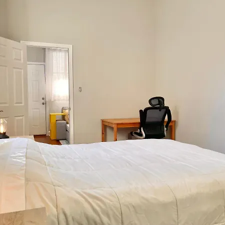 Lovely Guesthouse In The Up-And-Coming Springfield-3